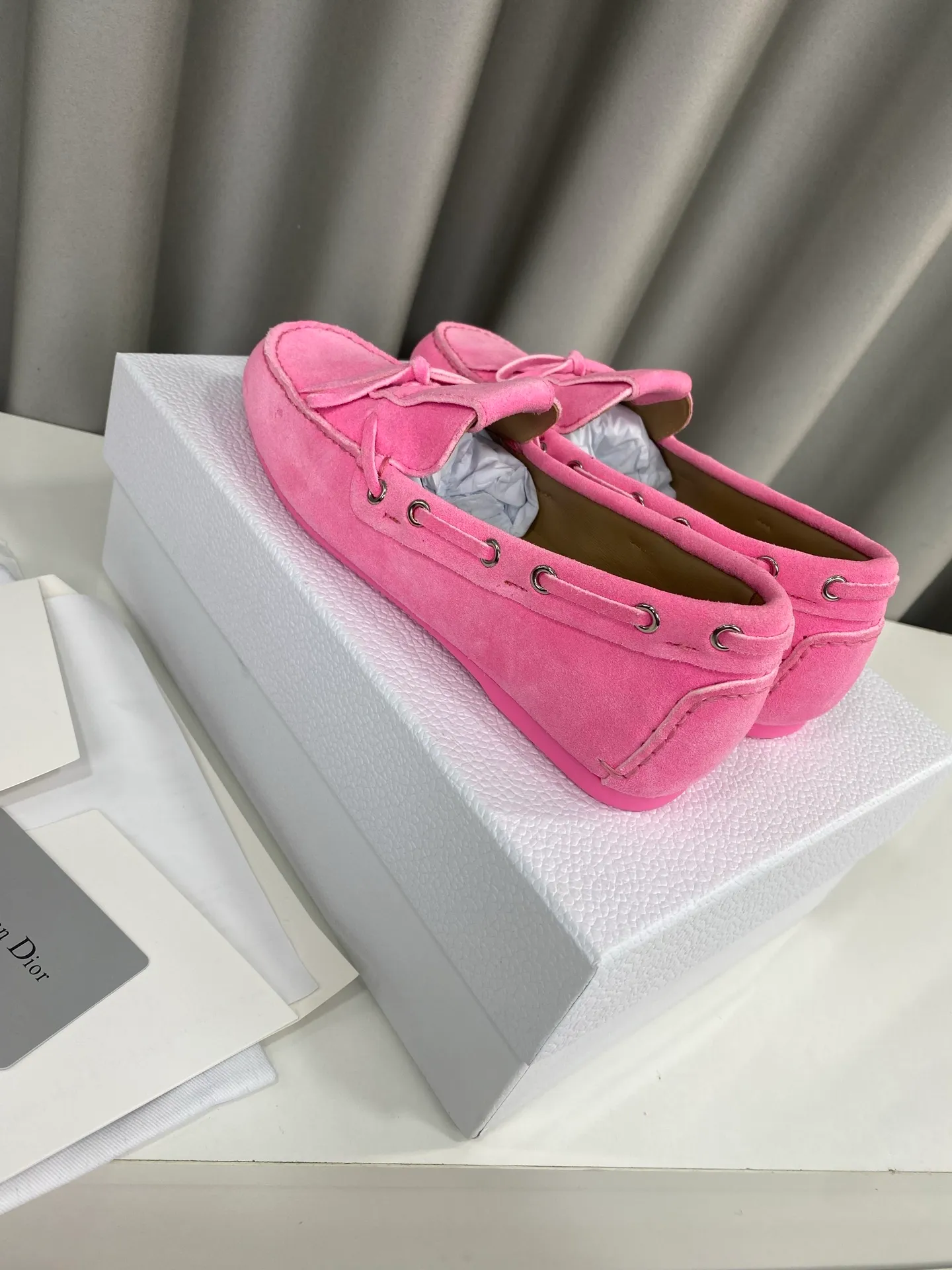 👟👟Ex-factory price 480👟👟 "Exclusive top version" DIOR Dior~25vs spring and summer popular casual flat loafer series... A shoe that does not clash with shirts, simple partition design, a spring must-have, can be worn with any pants or skirt, very comfortable and good-looking on the feet... ❶Fabric: original customized cow suede ❷Inner lining: original customized sheepskin ❸Foot pads: sheepskin ❹Outsole: Original molded wear-resistant rubber ❺Number of codes: 35-39 (40 customizations are not returnable) ❻Packaging: Original full set of packaging ☀Color: 5 colors available simultaneously on the official website